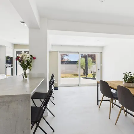 Beautiful Modern House In D'auvergne *