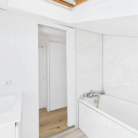 Beautiful Modern House In D'auvergne *